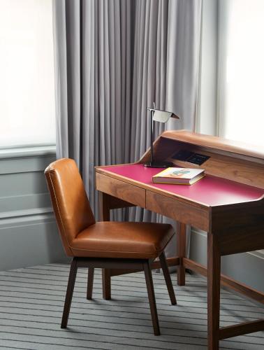 Habitación con cama extragrande. del hotel Andaz London Liverpool Street - A Concept By Hyatt