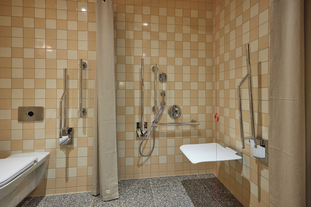 Estudio ejecutivo, accesible en silla de ruedas del hotel The July London Victoria. Foto 5