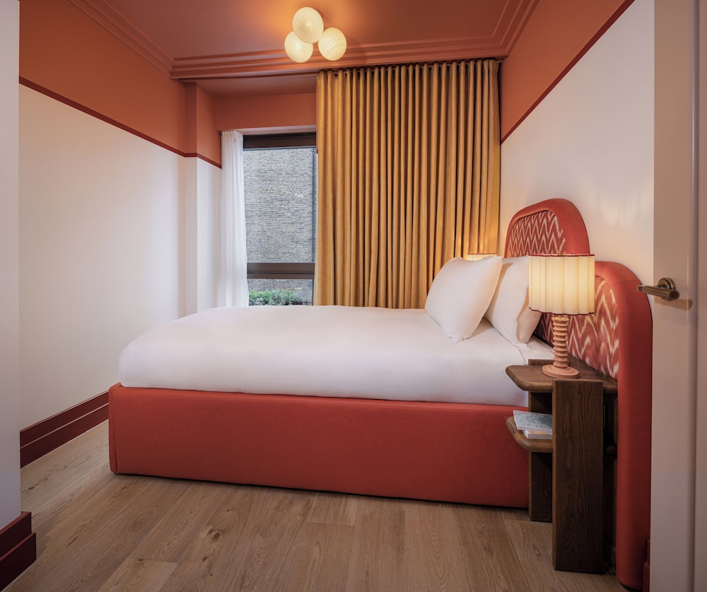 Suite Grand, 3 habitaciones, cocina del hotel The July London Victoria. Foto 3