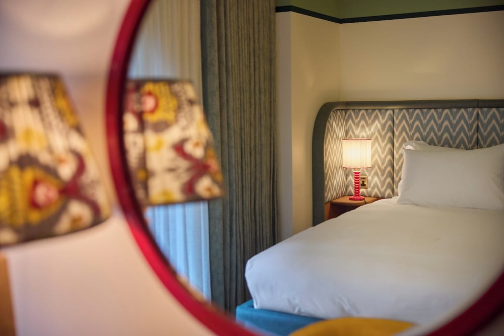 Suite Grand, 2 habitaciones, cocina del hotel The July London Victoria. Foto 2