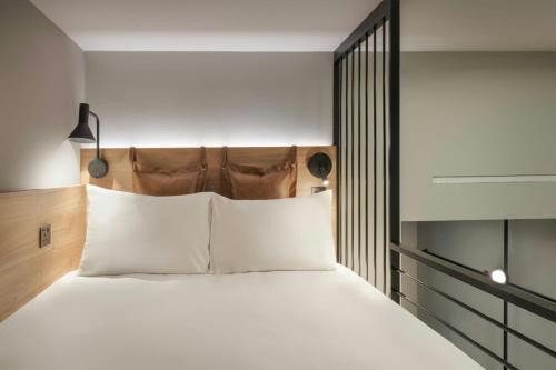 Loft Moxy del hotel Moxy London Piccadilly Circus. Foto 1