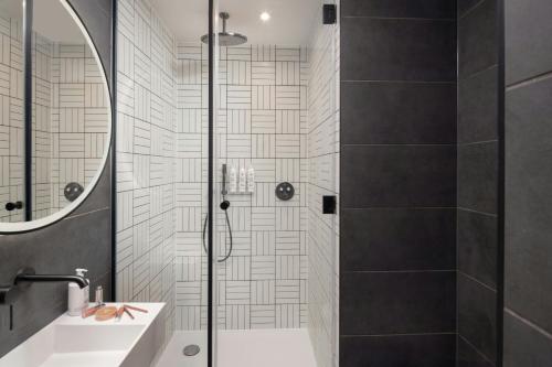 Loft Moxy Hideaway - Sin ventana del hotel Moxy London Piccadilly Circus. Foto 12