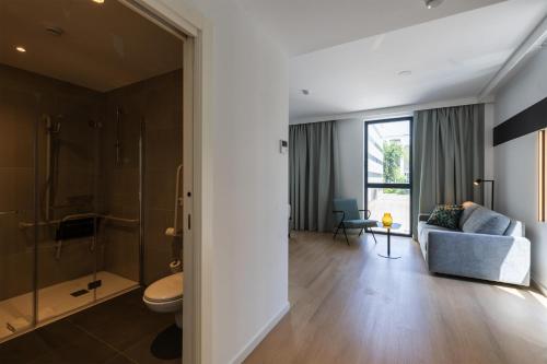 Habitación con cama extragrande - Adaptada para personas de movilidad reducida del hotel Spark By Hilton Madrid Alcala. Foto 2