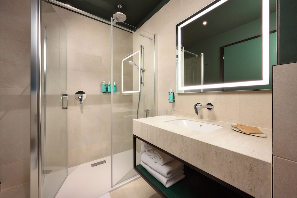 Habitación Superior King del hotel Novotel Zagreb. Foto 6