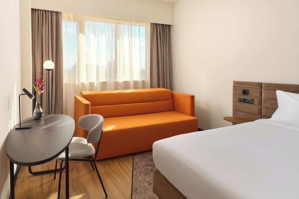Habitación Ejecutiva King del hotel Novotel Zagreb. Foto 1