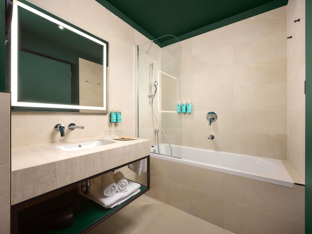 Habitación Ejecutiva King del hotel Novotel Zagreb. Foto 6