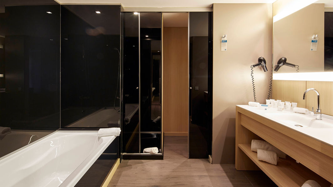 Junior suite del hotel Ac Sants By Marriott. Foto 2