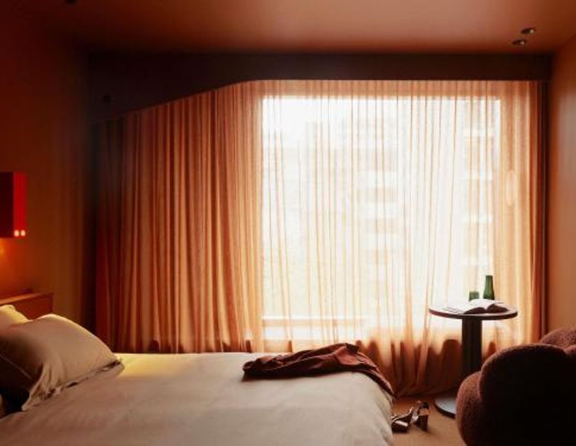 Habitación Deluxe con cama extragrande del hotel Hyde Melbourne Place