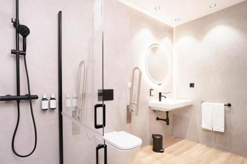 Habitación Doble adaptada para personas con movilidad reducida del hotel Alora Mérida. Foto 5