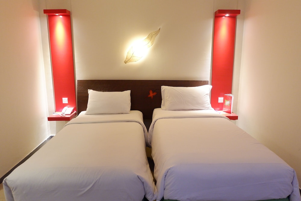 Habitación Superior con Dos Camas Individuales del hotel Ibis Styles Bali Legian. Foto 2