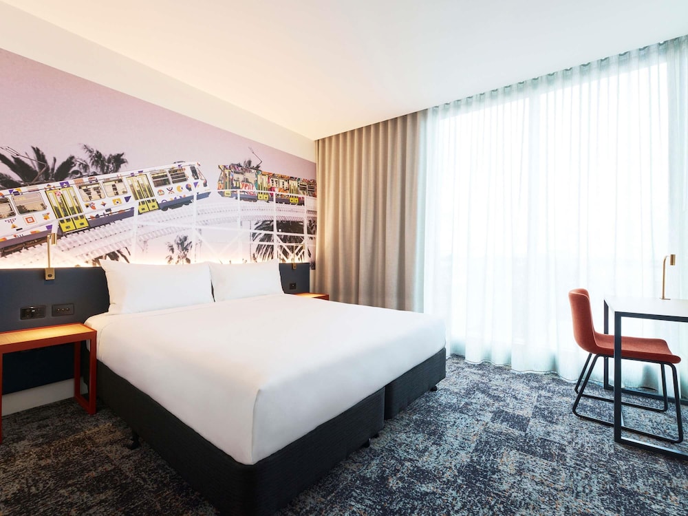 Habitación Deluxe con 1 cama king size del hotel Ibis Styles Melbourne Airport