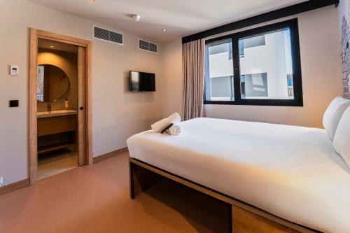 Habitación Doble Estándar del hotel easyHotel Madrid Alcala. Foto 6