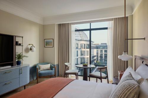 Habitación Deluxe del hotel Six Senses London. Foto 3