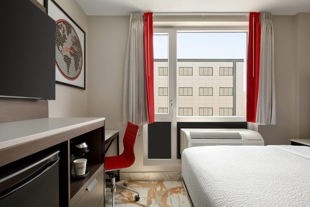Habitación, 1 cama de matrimonio, no fumadores del hotel Ramada By Wyndham Brooklyn Empire Blvd. Foto 4