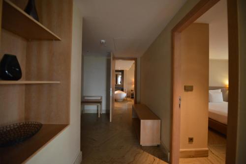 Suite Deluxe con vistas al mar del hotel The Navigator - Colombus All Inclusive. Foto 8