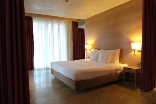 Suite Deluxe con vistas al mar del hotel The Navigator - Colombus All Inclusive. Foto 11