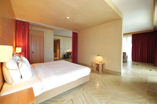 Suite Familiar con balcón del hotel The Navigator - Colombus All Inclusive. Foto 4