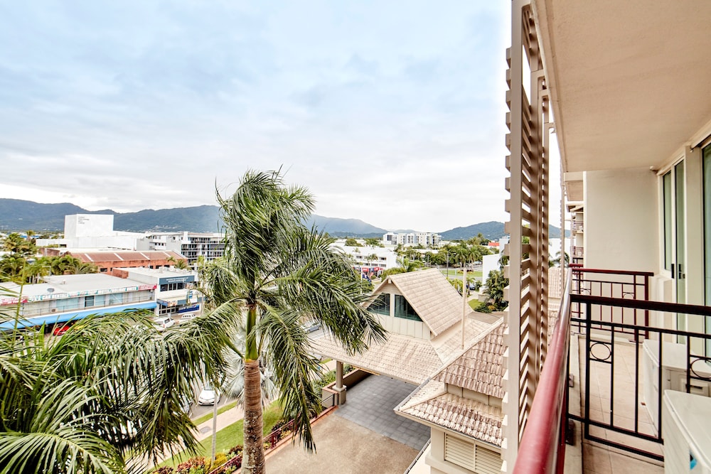 Habitación Deluxe, 2 camas de matrimonio del hotel Novotel Cairns Oasis Resort. Foto 4