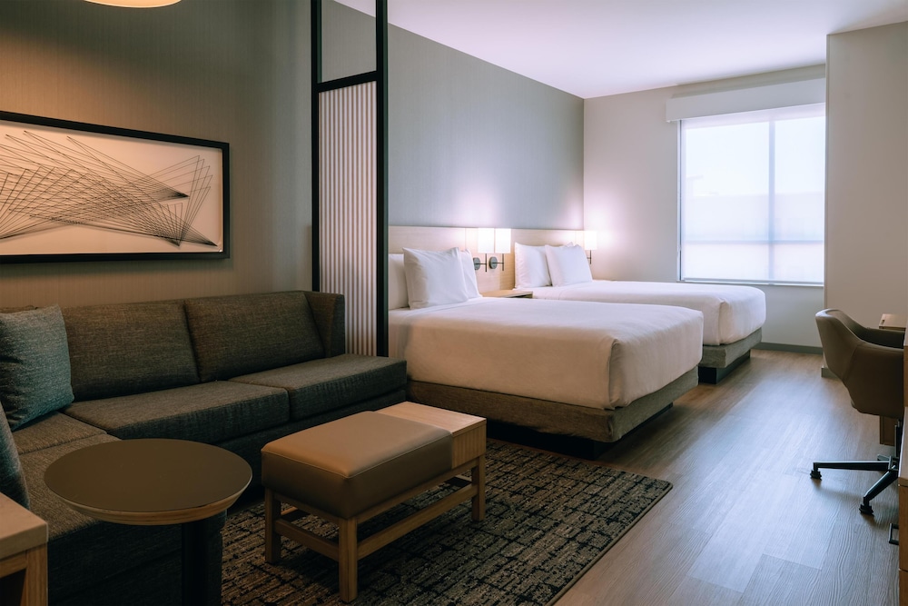 Habitación (High Floor, 2 Queen Beds & 1 Sofa Bed) del hotel Hyatt Place Ontario Airport. Foto 2