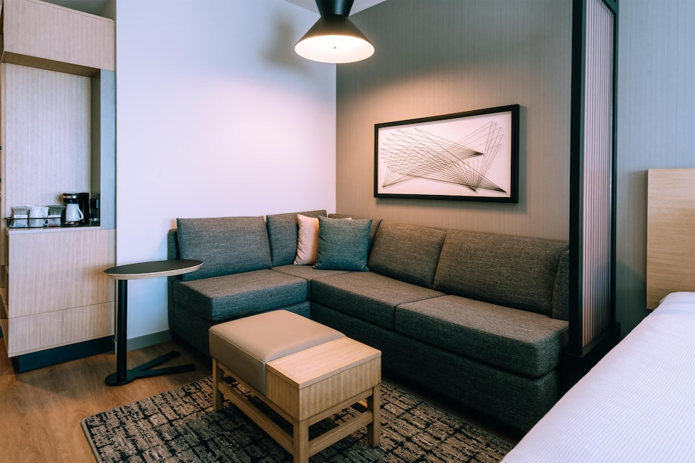 Habitación (2 Queen Beds & 1 Sofa Bed) del hotel Hyatt Place Ontario Airport. Foto 4