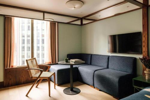 Suite Junior - Adaptada para las personas de movilidad reducida del hotel Locke London Canary Wharf. Foto 4