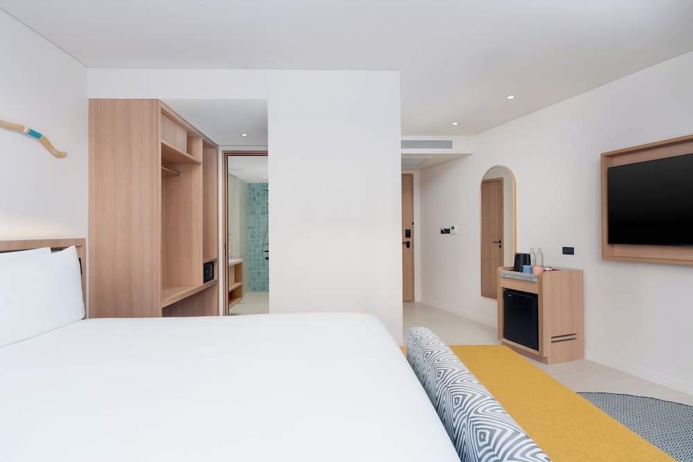 Habitación Premium, ideal para familias - 1 cama doble con litera del hotel Ibis Styles Phuket Bangtao. Foto 1