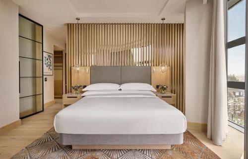 Suite Executive del hotel Hyatt Regency London Olympia. Foto 6