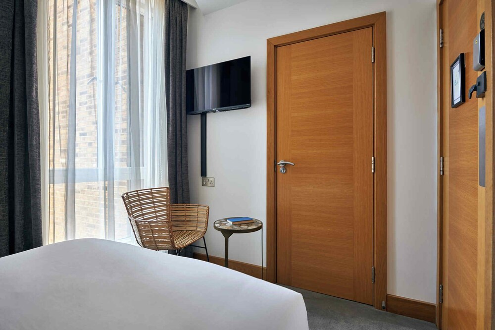 Habitación Doble Pequeña del hotel Líbere London Edgware Road. Foto 1