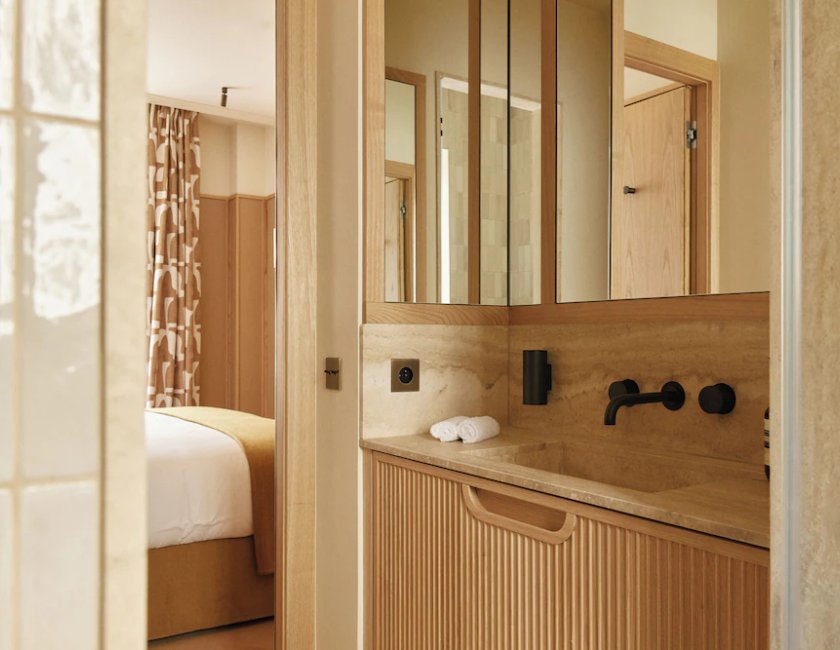 Habitación doble Con Cocina 1 Cama king Vista ciudad Sofá Cama incluido del hotel HIGHSTAY Maisons - Vintimille. Foto 9