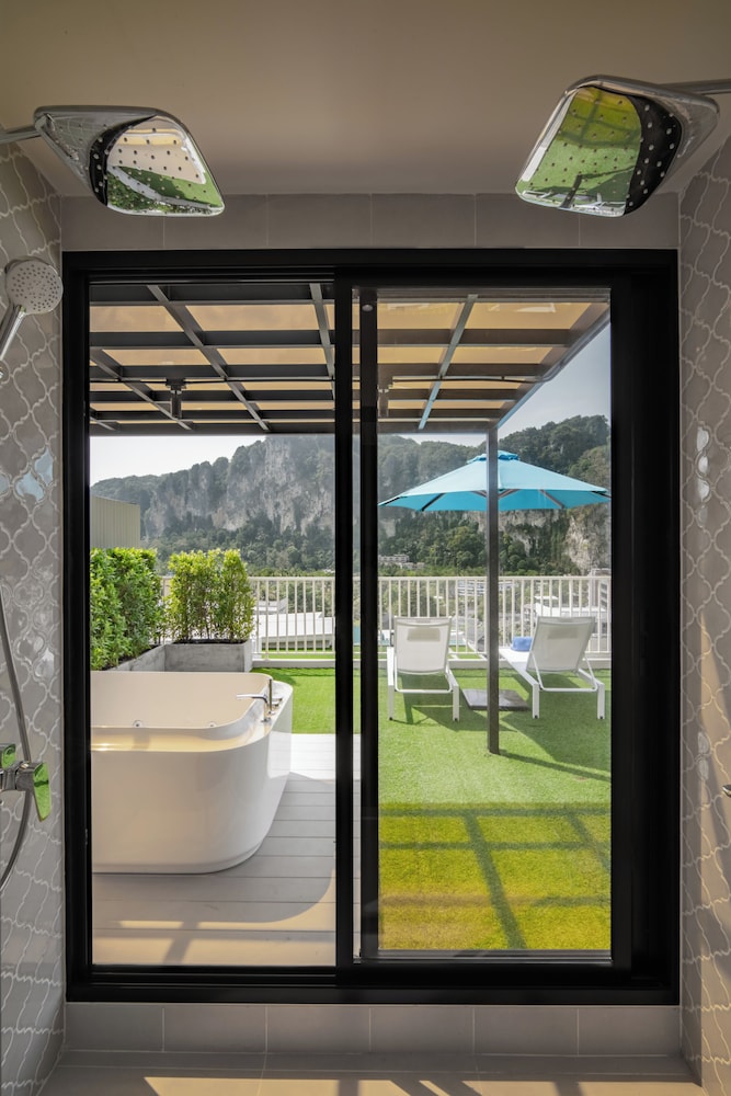 Suite familiar, 2 habitaciones del hotel Grand Mercure Krabi Ao Nang. Foto 4