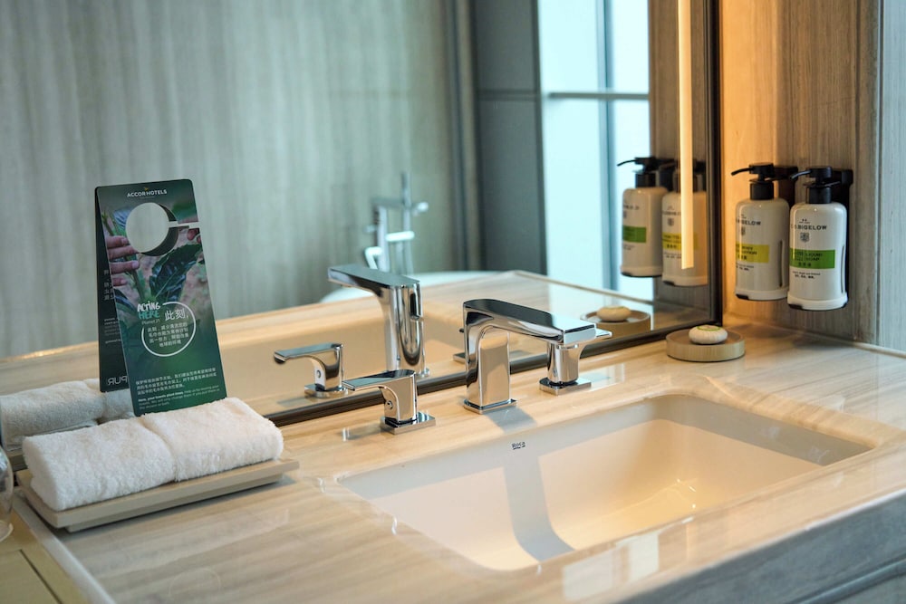 Habitación Deluxe, 2 camas dobles del hotel Pullman Shenzhen North. Foto 4