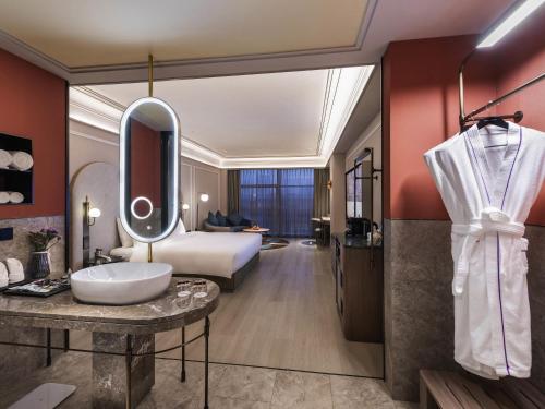 Habitación Privilege con cama extragrande del hotel Mercure Beijing Zhongguancun