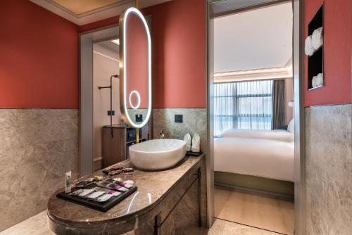 Habitación Doble Deluxe - 2 camas del hotel Mercure Beijing Zhongguancun. Foto 2
