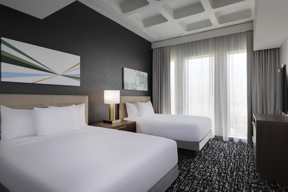 Suite con Cocina y un Dormitorio | Dos Camas Queen (Más Sofá Cama) del hotel Hyatt House LAX/Century Blvd