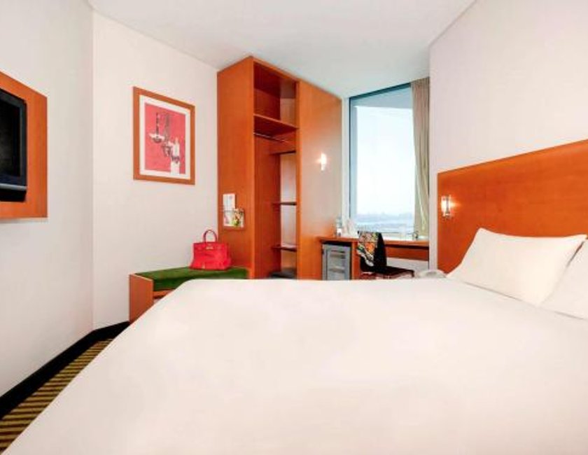Habitación doble Vista Mar Superior 1 Cama doble del hotel Ibis Kuwait Salmiya