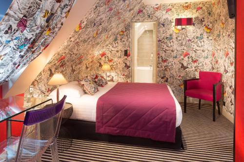 Superior Queen Room with Bath Tub - Non - Smoking del hotel Best Western Anjou Lafayette Opera. Foto 5