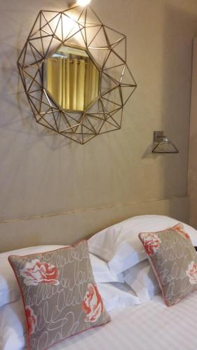 Habitación Clásica con cama grande del hotel Best Western Anjou Lafayette Opera. Foto 7