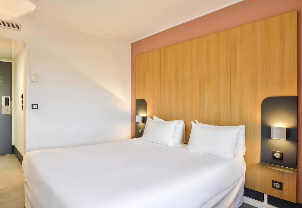 Habitación doble, accesible en silla de ruedas del hotel B&B Paris 17 Batignolles 3 étoiles. Foto 3