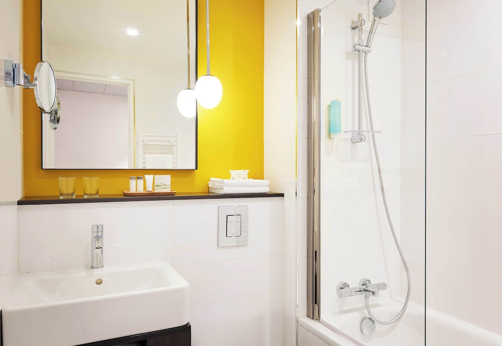 Habitación doble, accesible en silla de ruedas del hotel B&B Paris 17 Batignolles 3 étoiles. Foto 5