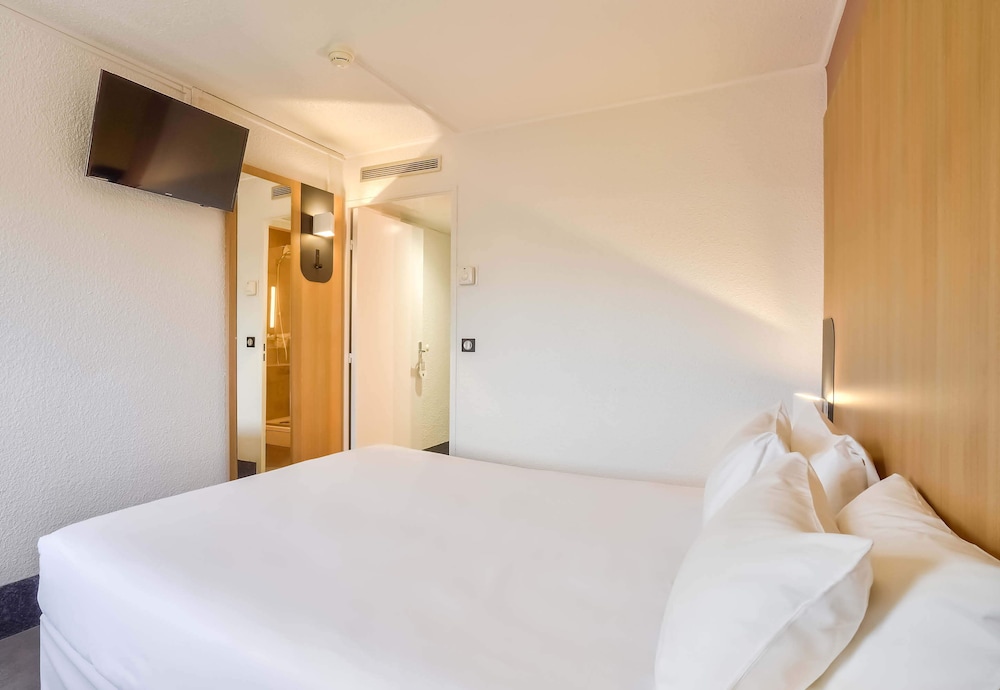 Habitación doble del hotel B&B Paris 17 Batignolles 3 étoiles. Foto 4
