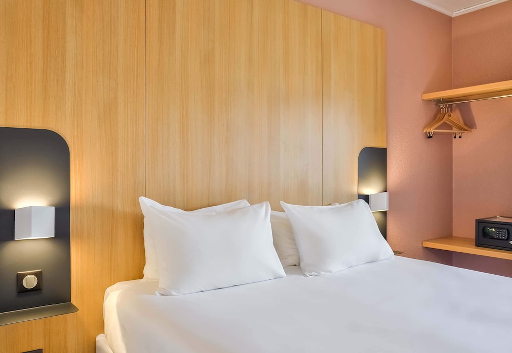 Habitación doble del hotel B&B Paris 17 Batignolles 3 étoiles. Foto 5