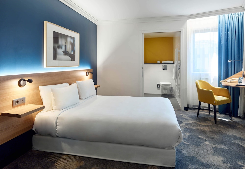 Habitación Confort doble del hotel B&B Paris 17 Batignolles 3 étoiles. Foto 6