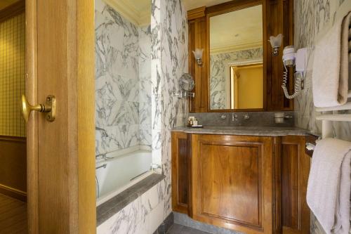 Suite del hotel Chambiges Elysées. Foto 5