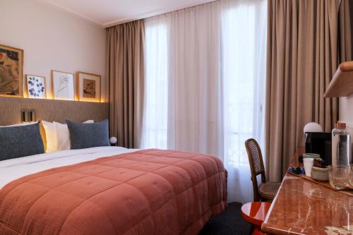 Very Bonne Chambre with Balcony del hotel Dadou Paris