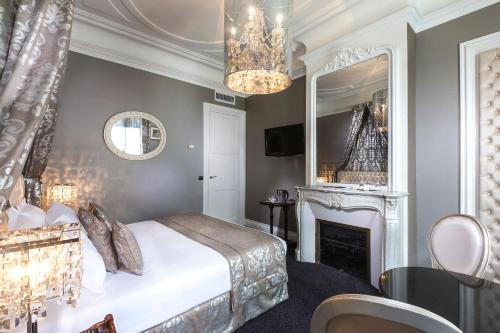 Habitación Deluxe del hotel Hotel Claridge. Foto 8