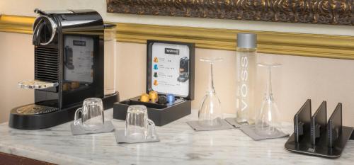 Suite Junior de esquina del hotel Hotel Claridge. Foto 2