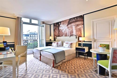 Suite Executive con vistas a los Campos Elíseos del hotel Fraser Suites Le Claridge Champs-Elysées