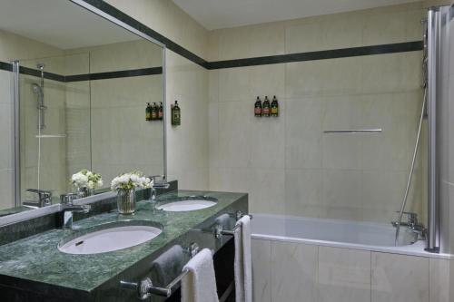 Suite Presidencial del hotel Fraser Suites Le Claridge Champs-Elysées. Foto 8
