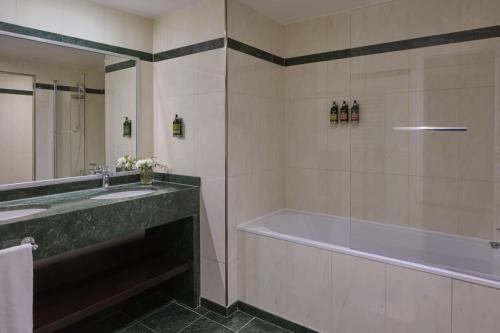 Suite Presidencial del hotel Fraser Suites Le Claridge Champs-Elysées. Foto 9