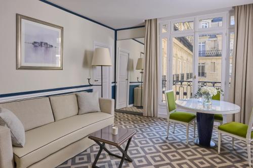 Suite Deluxe de 1 dormitorio con vistas al patio del hotel Fraser Suites Le Claridge Champs-Elysées. Foto 1